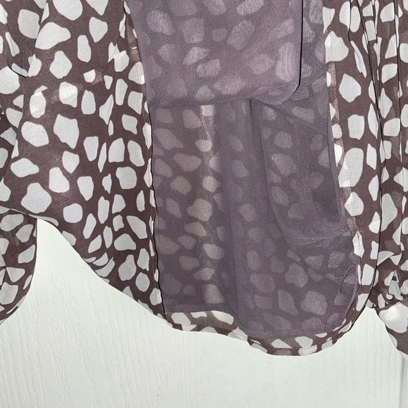 Ann Taylor Women’s Blouse Brown with white Patterns size XS - Picture 7 of 8